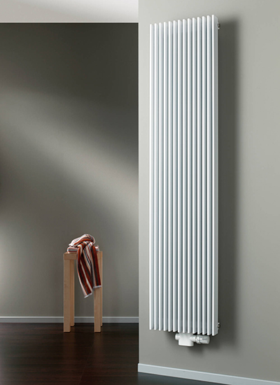 Design radiator wit verticaal